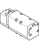560820